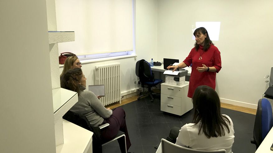 Varias de las participantes en las formaciones iniciadas ayer con el proyecto Gira. | L.N.C