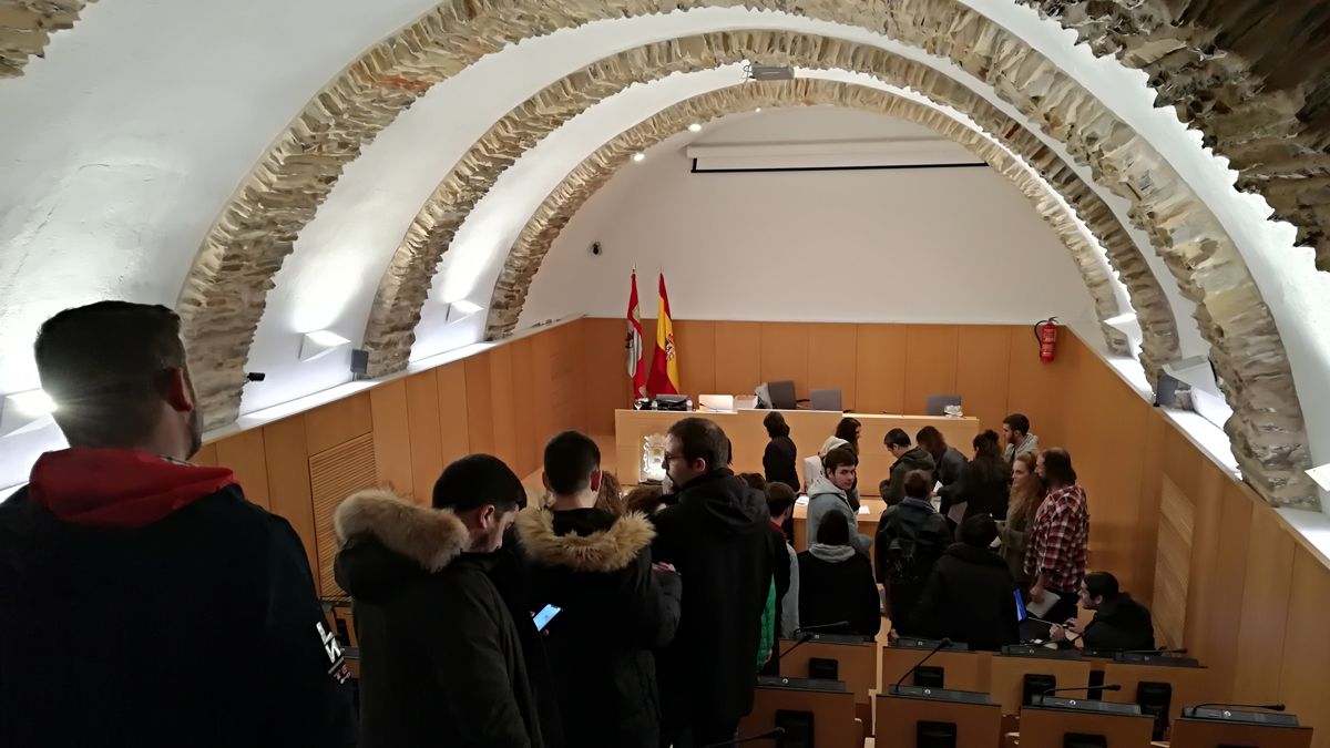 Las colas para asistir al casting eran abundantes sobre todo horas antes de que acabara. | M.I. Las colas para asistir al casting eran abundantes sobre todo horas antes de que acabara. | M.I.