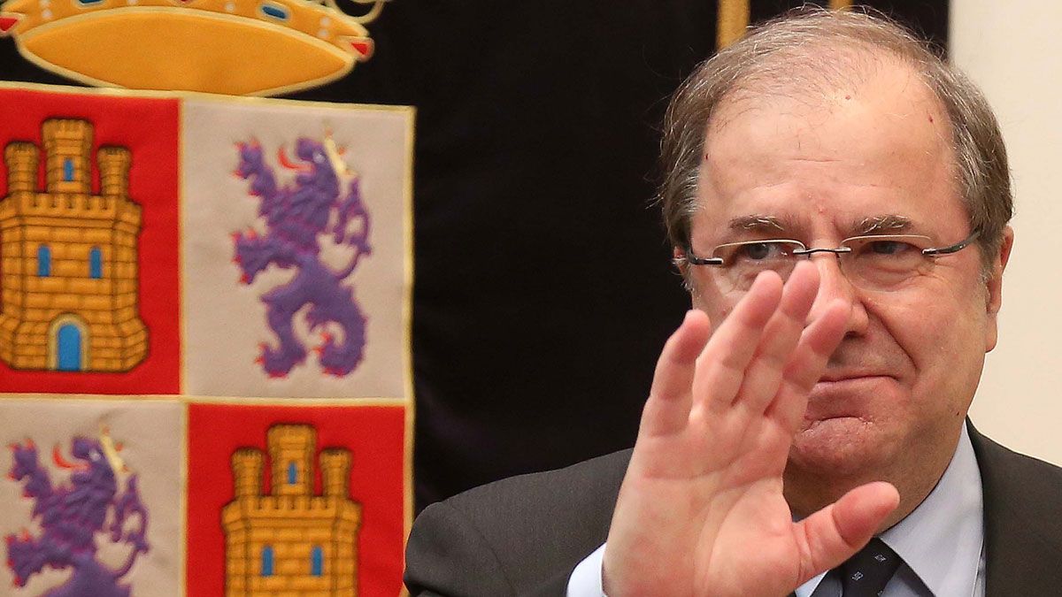 Acto de toma de posesión de Juan Vicente Herrera como presidente de la Junta de Castilla y León. En la imagen al final del acto. | E. MARGARETO (ICAL)