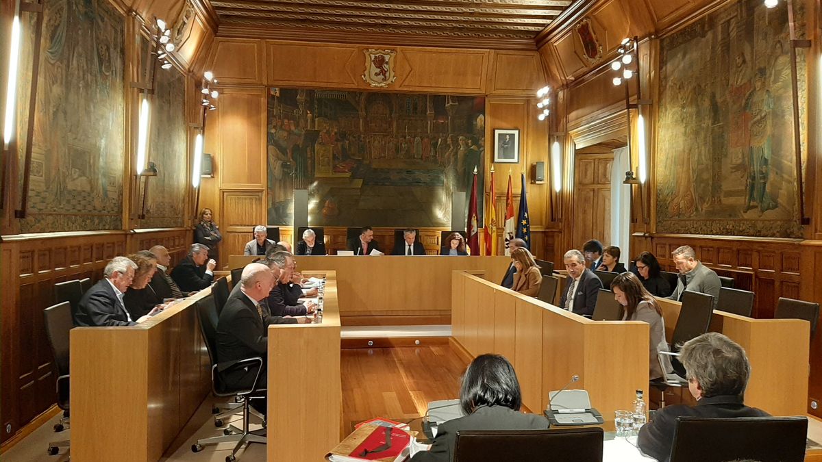 Un momento del pleno celebrado este miércoles en la Diputación de León. | L.N.C.
