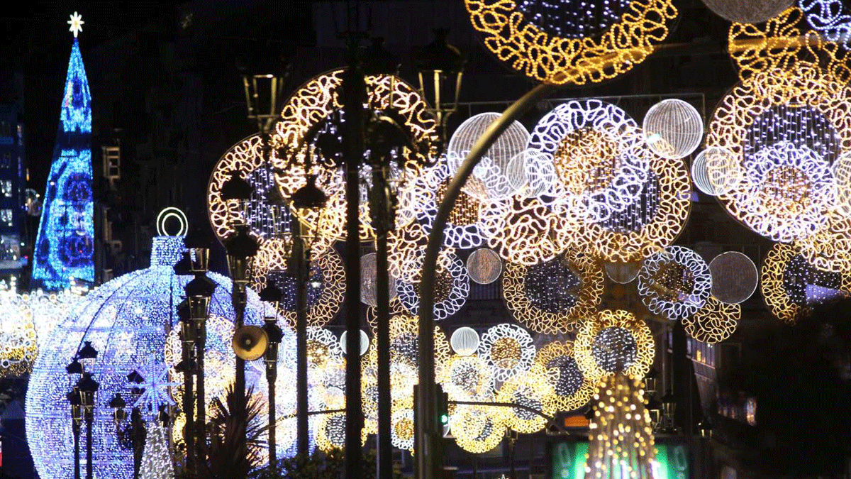Luces de la decoración navideña en la ciudad de Vigo.