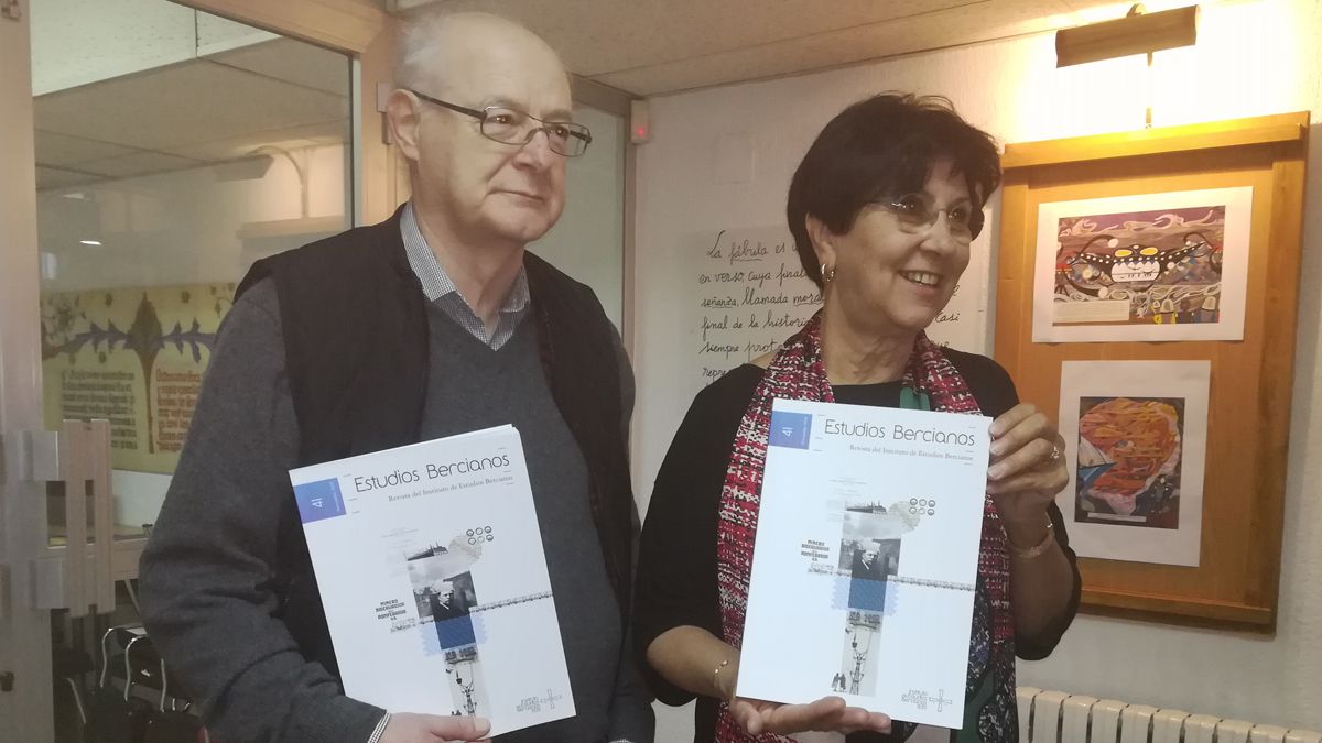 Presentación de una de las revistas del IEB con Vicente Fernández y María del Mar Palacio. | M.I.