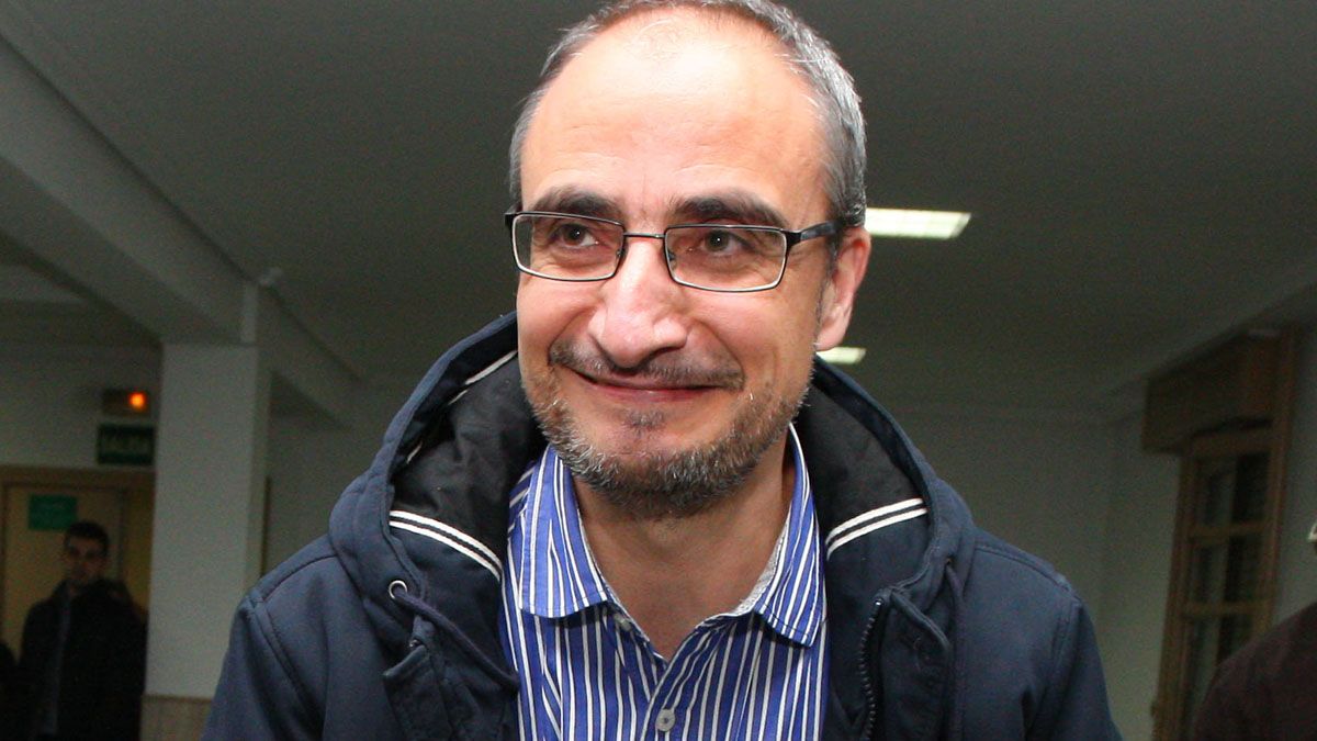 Olegario Ramón es el nuevo portavoz del grupo municipal socialista en el Ayuntamiento de Ponferrada. | C. Sánchez (Ical) Olegario Ramón es el nuevo portavoz del grupo municipal socialista en el Ayuntamiento de Ponferrada. | C. Sánchez (Ical)
