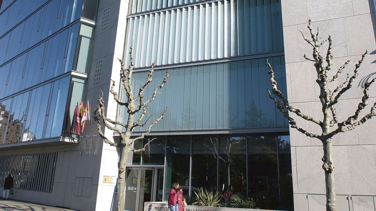 Sede del Instituto Nacional de la Seguridad Social en León. | MAURICIO PEÑA