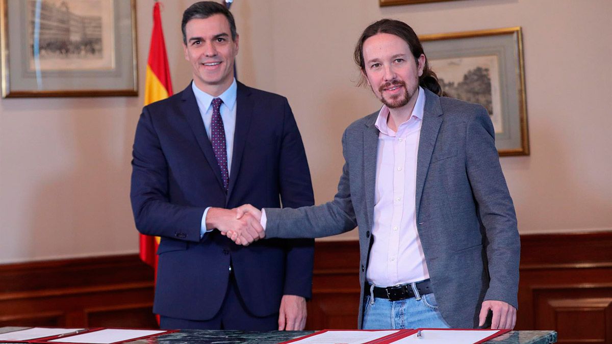El presidente del Gobierno en funciones, Pedro Sánchez y el líder de Podemos, Pablo Iglesias, este lunes. | EP