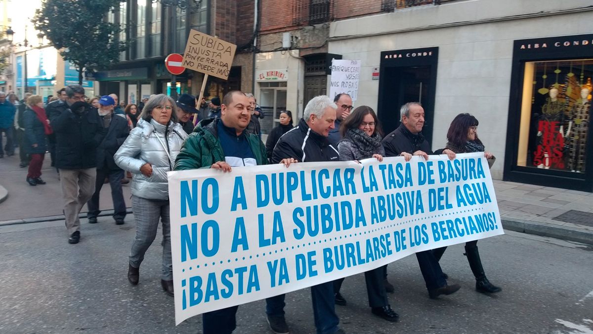 Inicio de la movilización que acabó a las puertas del Ayuntamiento. | M.I.