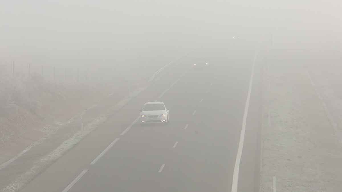 Los bancos de niebla complican la circulación en las carreteras leonesas