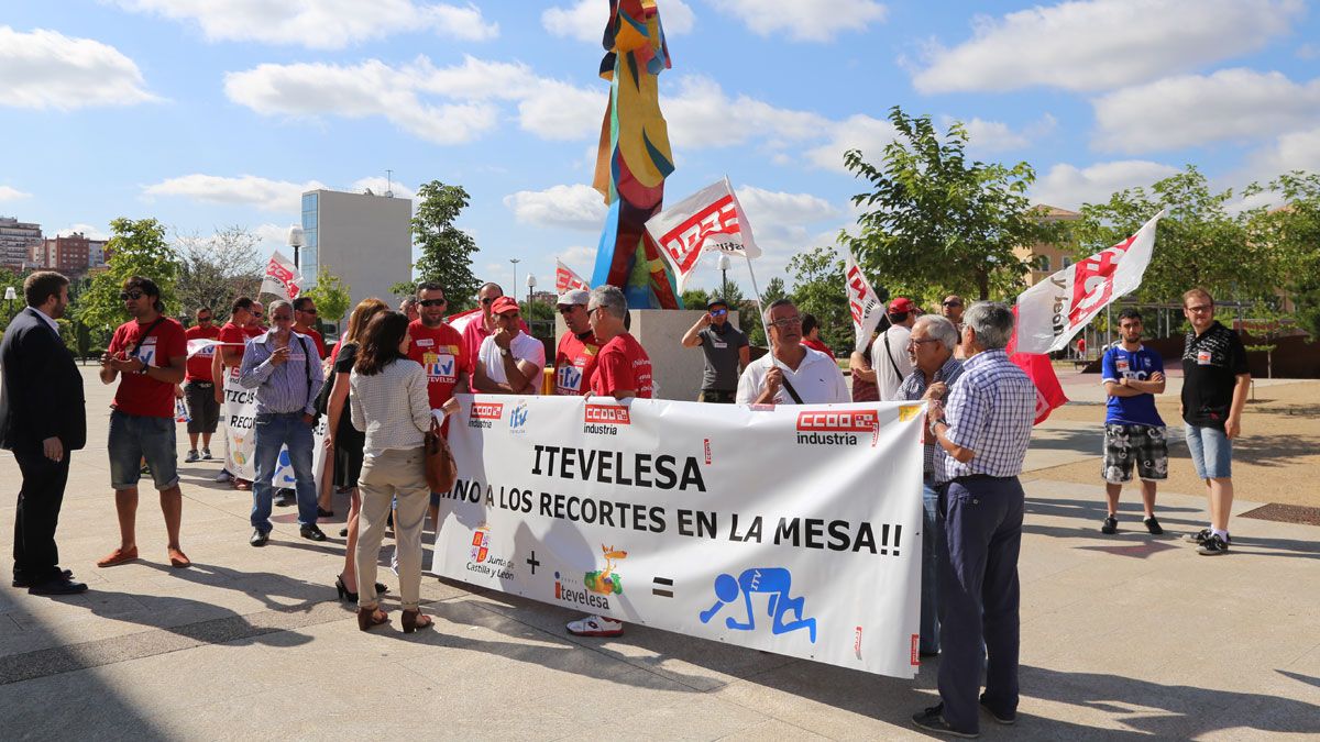 Imagen de archivo de una de las protestas en Valladolid de los trabajadores de Itevelesa. | ICAL