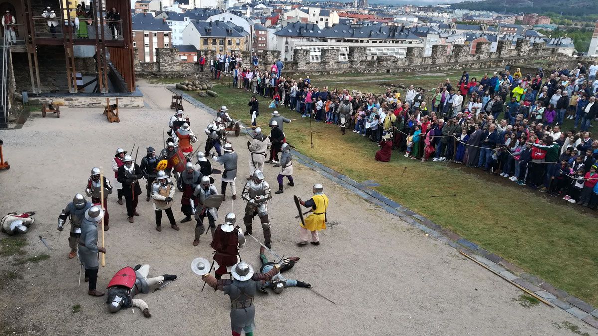 Actividades como las recreaciones históricas han dinamizado la actividad del castillo en los últimos años. | D.M.