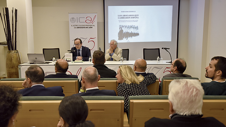 Presentación del libro ‘Los abogados que cambiaron España’. | SAÚL ARÉN