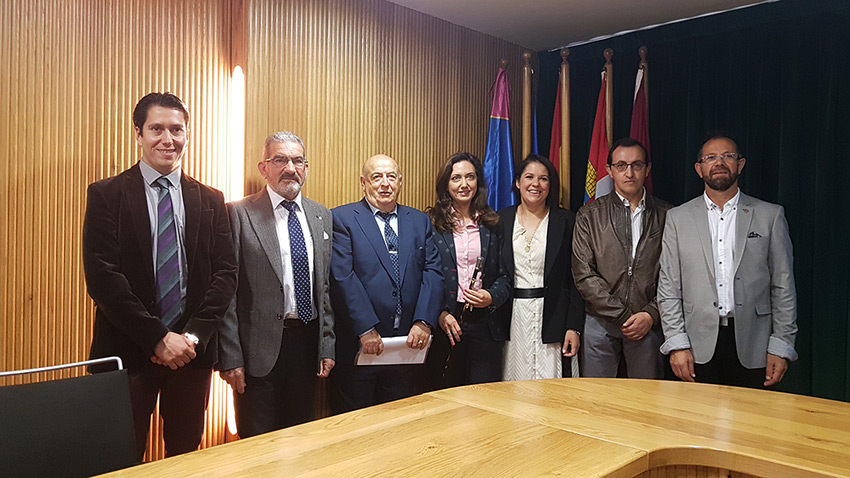 Nuevo equipo de gobierno de la UPL en Santa María del Páramo. | T.G.