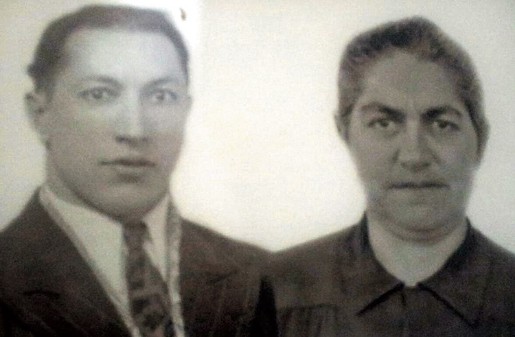 José Álvarez Rojo y su esposa en una de las imágenes del libro que recoge la peripecia vital de este singular emigrante riañés. | DE RIAÑO A NUEVA YORK