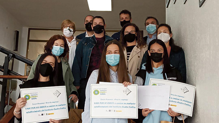 Foto de grupo tras la entrega de premios en Villablino. | L.N.C.
