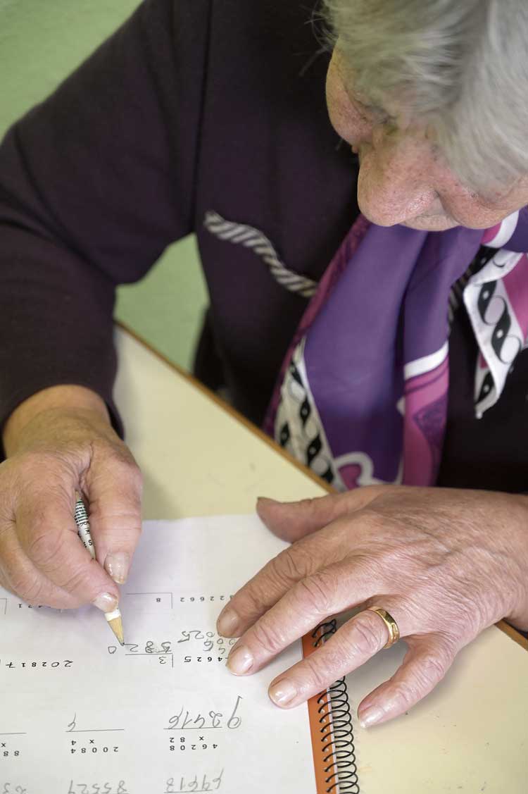 Matemáticas es su asignatura favorita y en sus ratos libres no para de pintar.
