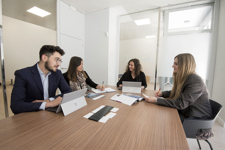 Miembros del equipo de trabajo que Iberaval tiene en León. | SAÚL ARÉN