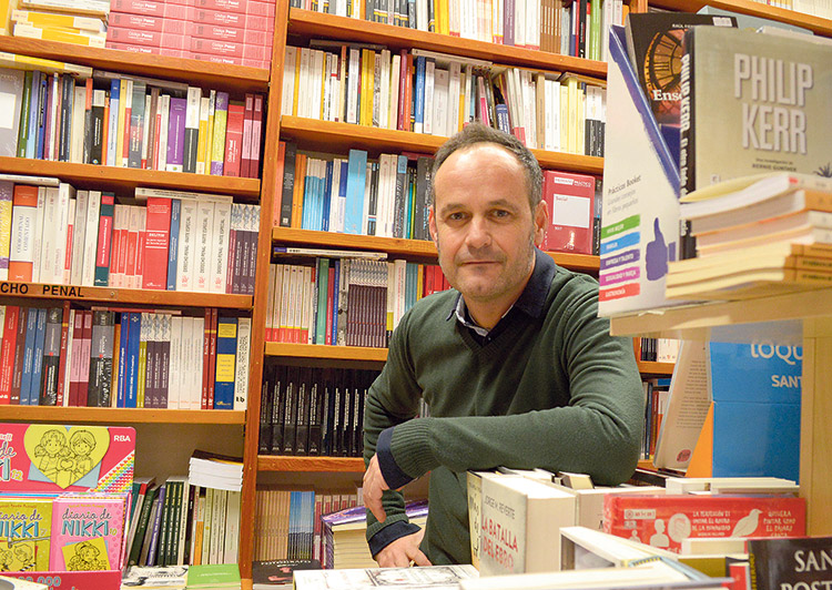 Héctor Escobar, presidente de la Asociación Cultural Libreros de León. | MAURICIO PEÑA
