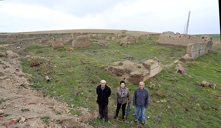 Nicolás Alonso, Mª Luz Alonso y Miguel Perrino, algunos de los últimos habitantes en abandonar el pueblo de Honquilana (Valladolid). | ICAL