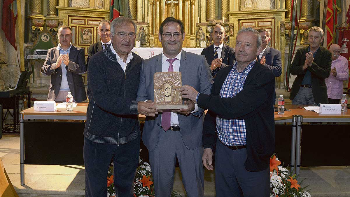 Nino Fernández y Ferrero recibieron el IPremio Sandoval. | M. PEÑA