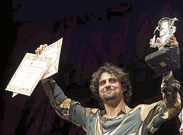 ‘El Mati’ hizo triplete en el festival, con la lámpara y otros dos premios más.