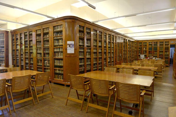 Vista de la Biblioteca Azcárate de la Fundación Sierra Pambley que este 2021 cumple su centenario. | MAURICIO PEÑA