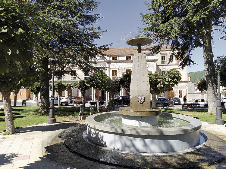 En la villa de Cistierna se encuentra la sede de la Asociación Ruta Vadiniense.