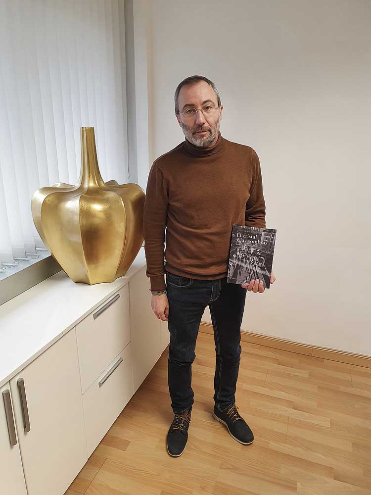 El autor del libro el pasado lunes en la redacción de La Nueva Crónica.