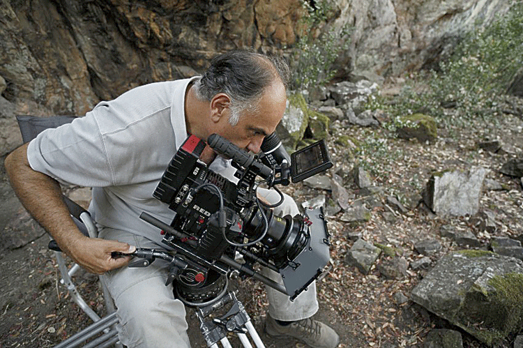 Joaquín GutiérrezAcha se hace cargo de la dirección, fotografía y edición de todos sus trabajos. | WANDA