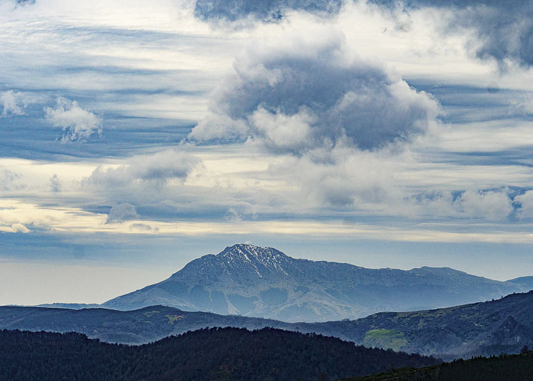 Pico Peñacorada desde el Pando Viejo. | VICENTE GARCÍA