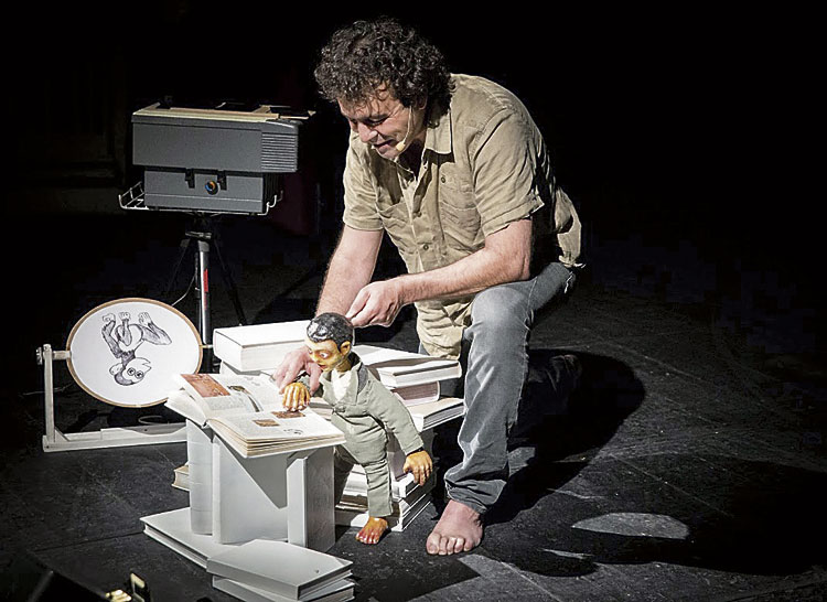 Baychimo Teatro acude a la Biblioteca con ‘El pequeño Señor Paul’.