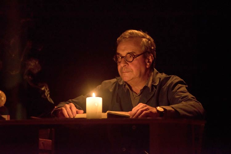 Miguel Ángel Barajas en su caracterización del señor Ibrahim en la adaptación teatral de la novela de Eric-Emmanuel Schmitt.