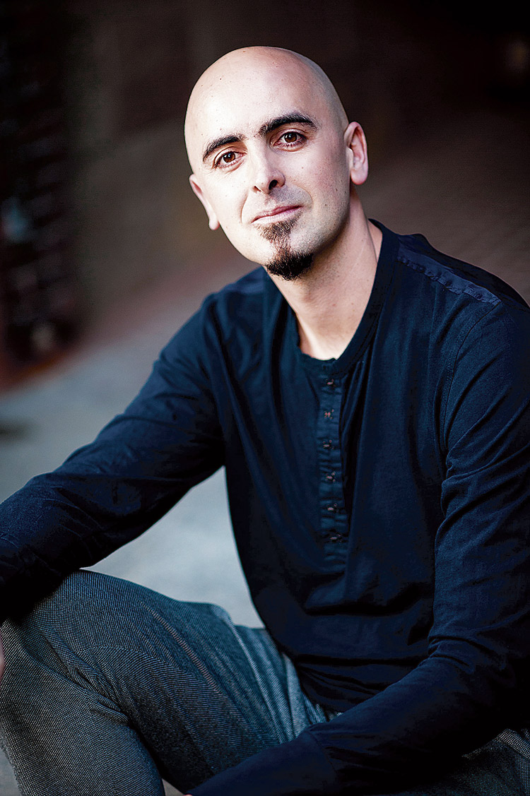 Daniel Oyarzábal.