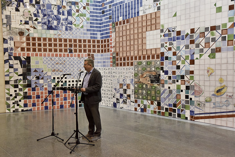 Álvaro Rodríguez Fuminaya, director del Musac, en la presentación. | SAÚL ARÉN