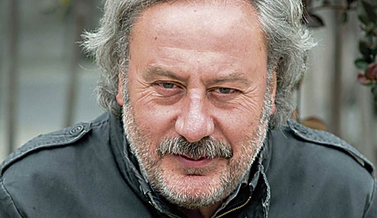 Julio Llamazares.