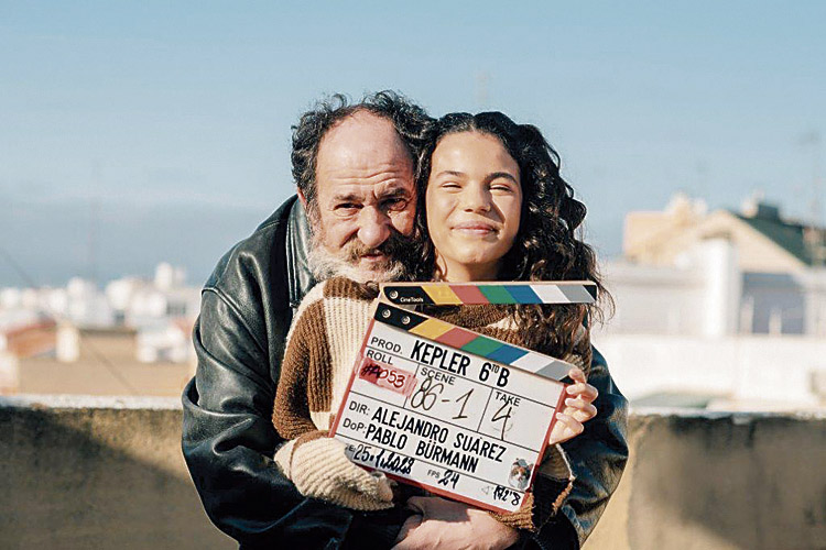 Karra Elejalde y la joven Daniela Pezzotti mantienen un especial vínculo de amistad en ‘Kepler Sexto B’.
