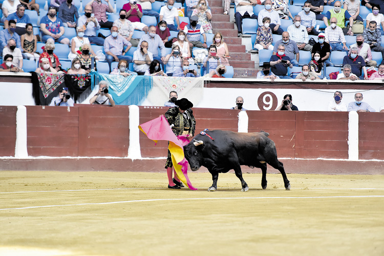 Se esperaba con mucha expectación a Morante en León después de su última presencia en el coso. | SAÚL ARÉN