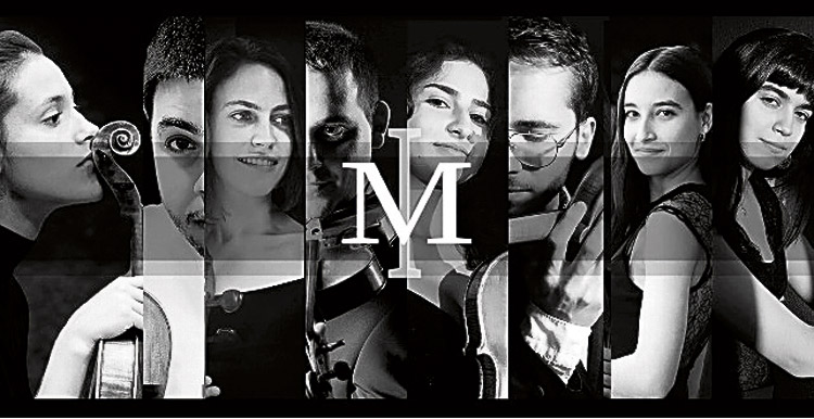 Los componentes del octeto de cuerda In Momentum.