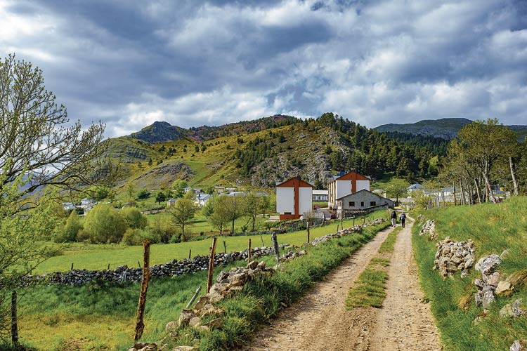 Entrando en Piedrafita. | VICENTE GARCÍA