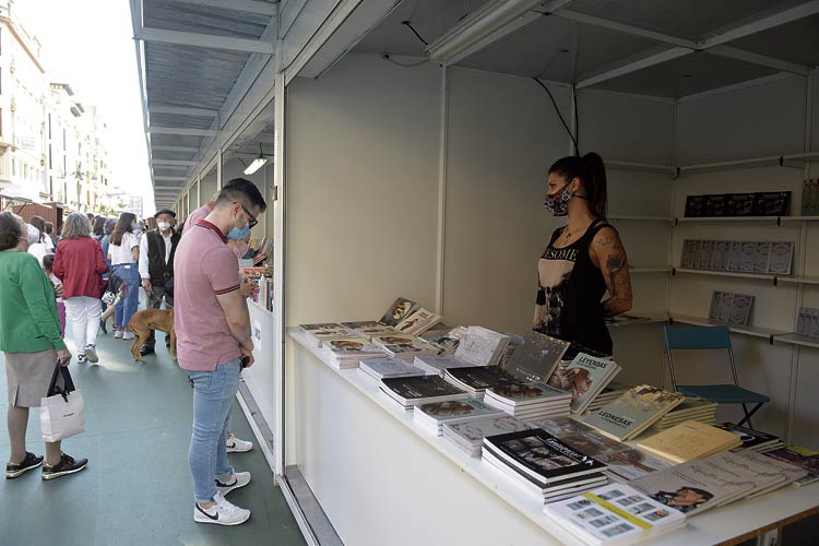 La Nueva Crónica cuenta con stand en laFeria donde los lectores pueden adquirir los libros de la colección. | MAURICIO PEÑA