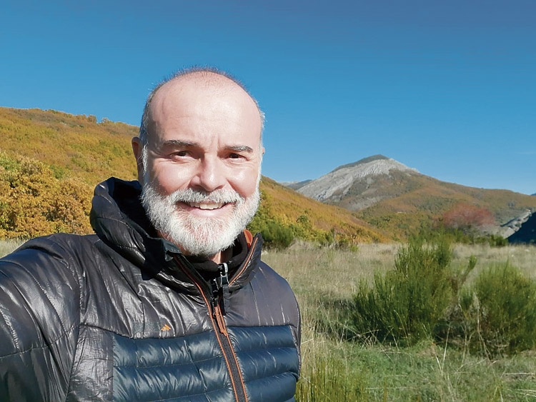 El documentalista y realizador manchego Arturo Menor. | JAVIER VALLADARES