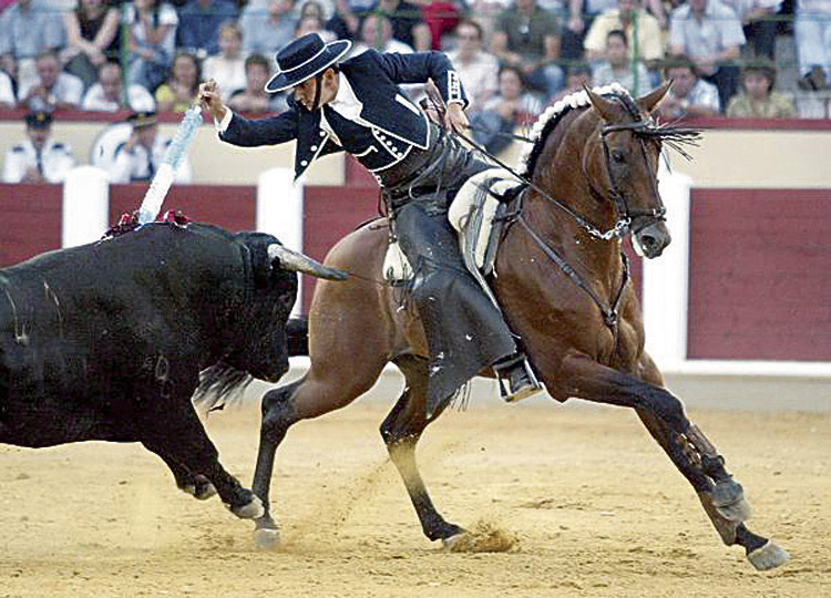 Diego Ventura cumple este año ‘el cupo’ del toreo a caballo en la feria de León.
