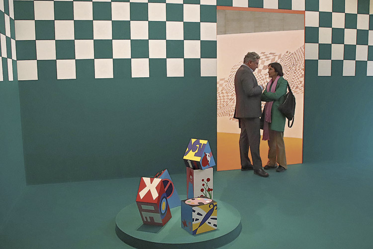 El director del Musac Álvaro Rodríguez Fominaya y la co-comisaria Helena López Camacho presentaron ‘La equilibrista’ de Teresa Burga. | PEIO GARCÍA (ICAL)