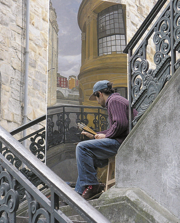 Félix de la Concha pintando.