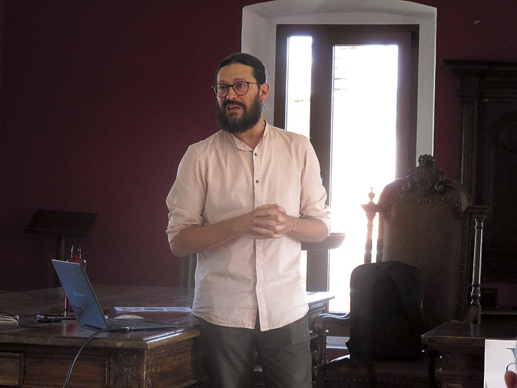 El ponente Jesús Castrillo Yagüe.