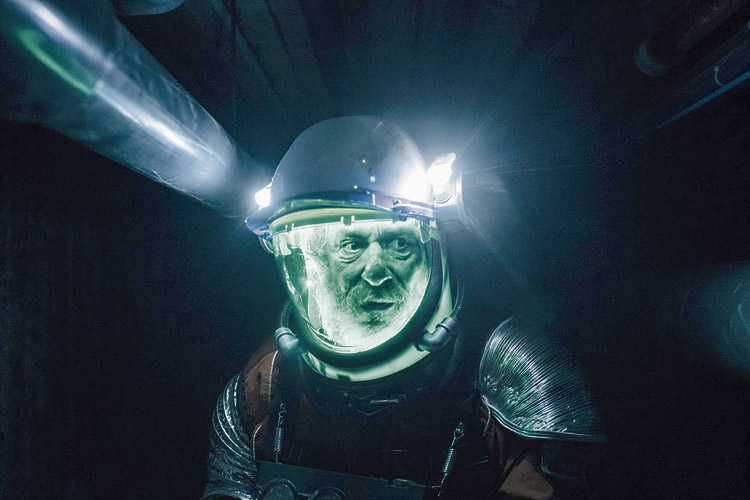 El actor Karra Elejalde personifica a un Quijote espacial en el debut como director de largometrajes del leonés Alejandro Suárez. | FILMAX