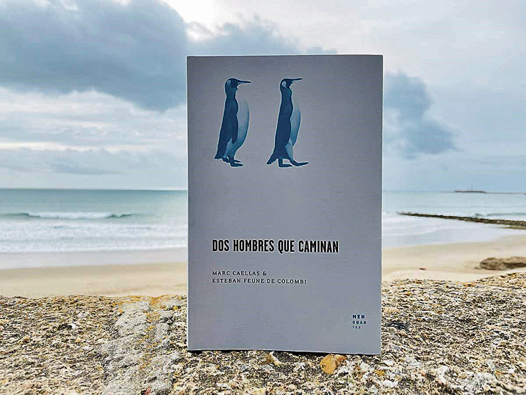 'Dos hombres que caminan'. | EDICIONES MENGUANTES