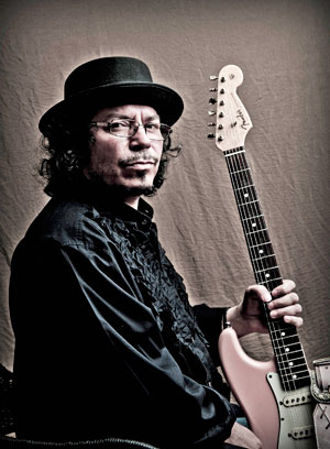 El cantante, compositor y guitarrista Raimundo Amador.