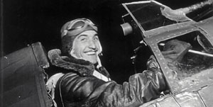 El piloto Josep Falcó es uno de los personajes reales que pueblan 'Operación fuego mágico'.