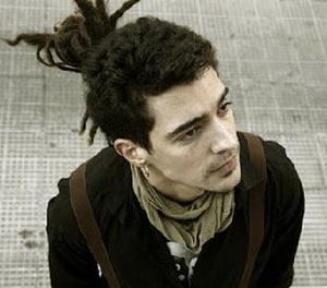 El cantautor murciano Muerdo presentará los temas de su último disco 'Viento Sur'.