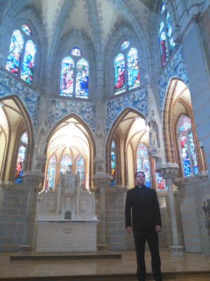 El director del Palacio en la capilla. | P. FERRERO