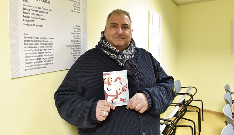 El escritor y coordinador del proyecto José Ignacio García. | SAÚL ARÉN